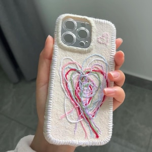 Niedliche Herz handgemachte bestickte Telefonhülle, minimalistische bunte Herz kreative Telefonhülle für iPhone, Samsung, personalisierte Telefonhüllengeschenke