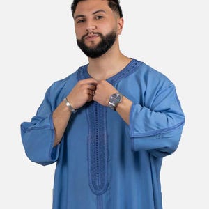 Handmade Moroccan Thobe for Men in Midnight Black Blue Gold Luxury Men&#39;s Wedding Outfit  Traditional Gandoura Kaftan Qamiss