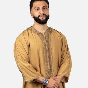 Handmade Moroccan Thobe for Men in Midnight Black Blue Gold Luxury Men&#39;s Wedding Outfit  Traditional Gandoura Kaftan Qamiss