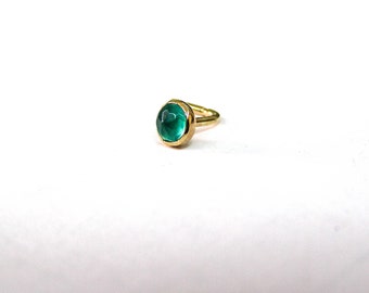 Nose stud 3mm green stone Minimalist piercing, 14k Solid gold Nose stud , handmade jewelry