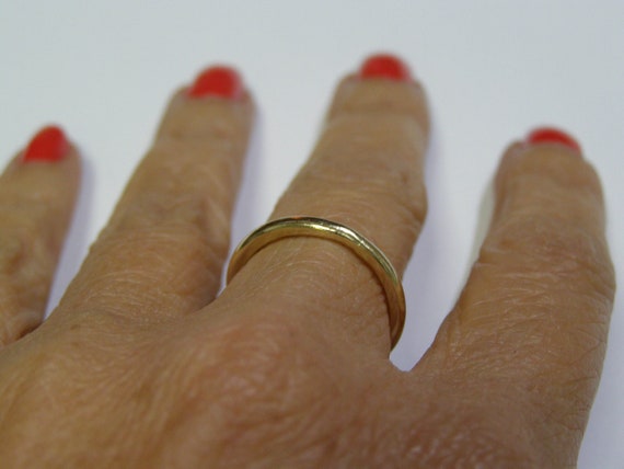 Anillo de alianza de boda de 14K anillo hecho a mano de oro macizo de 2 mm Etsy Espana