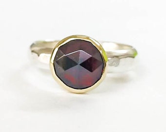 Solitaire Red Garnet ring, Statement Garnet ring, valentines day gift,Gold ring,Birthstone Jewelry,gift for her, Mom rings, Promise rings