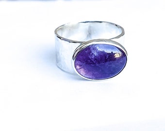 Amethyst Silver sterling ring,  Oval Stone ,Gemestone Engagement Ring ,  Mom gift, Birthday gift, Anniversary gift