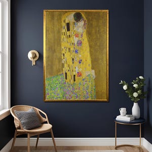 The Kiss Gustav Klimt Art Print, Romantic Wall Decor for Home & Office, Perfect Gift for Art Lovers,Elegant Gold Tone Painting Replica