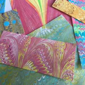 Gratis verzending binnen de VS - Handgemarmerde schrootcollectie - "Tiny Surprises BRIGHTS" Paper Collage Pack