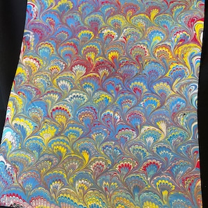 Printer's Play II -- Großes handmarmoriertes Papier in Cyan, Magenta, Gelb und Schwarz — 40 x 12 Zoll