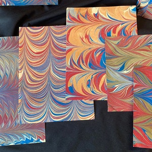 Papel marmorizado - Pacote de sucata experimental de cinco peças em cartolina Manila