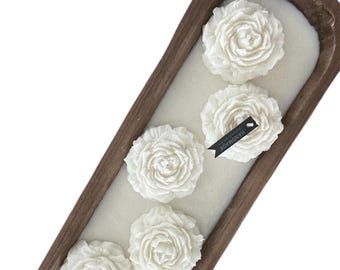 Vela artesanal en forma de flor hecha a mano en un cuenco de madera de masa de cera de soja natural / Decoración rústica bohemia para el hogar