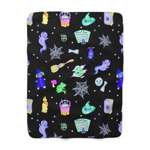 Halloween Cozy Sherpa Blanket, Soft Fleece Throw for Fall, Spooky Decorative Blanket, Ghost & Witch Design, Cozy Home Decor