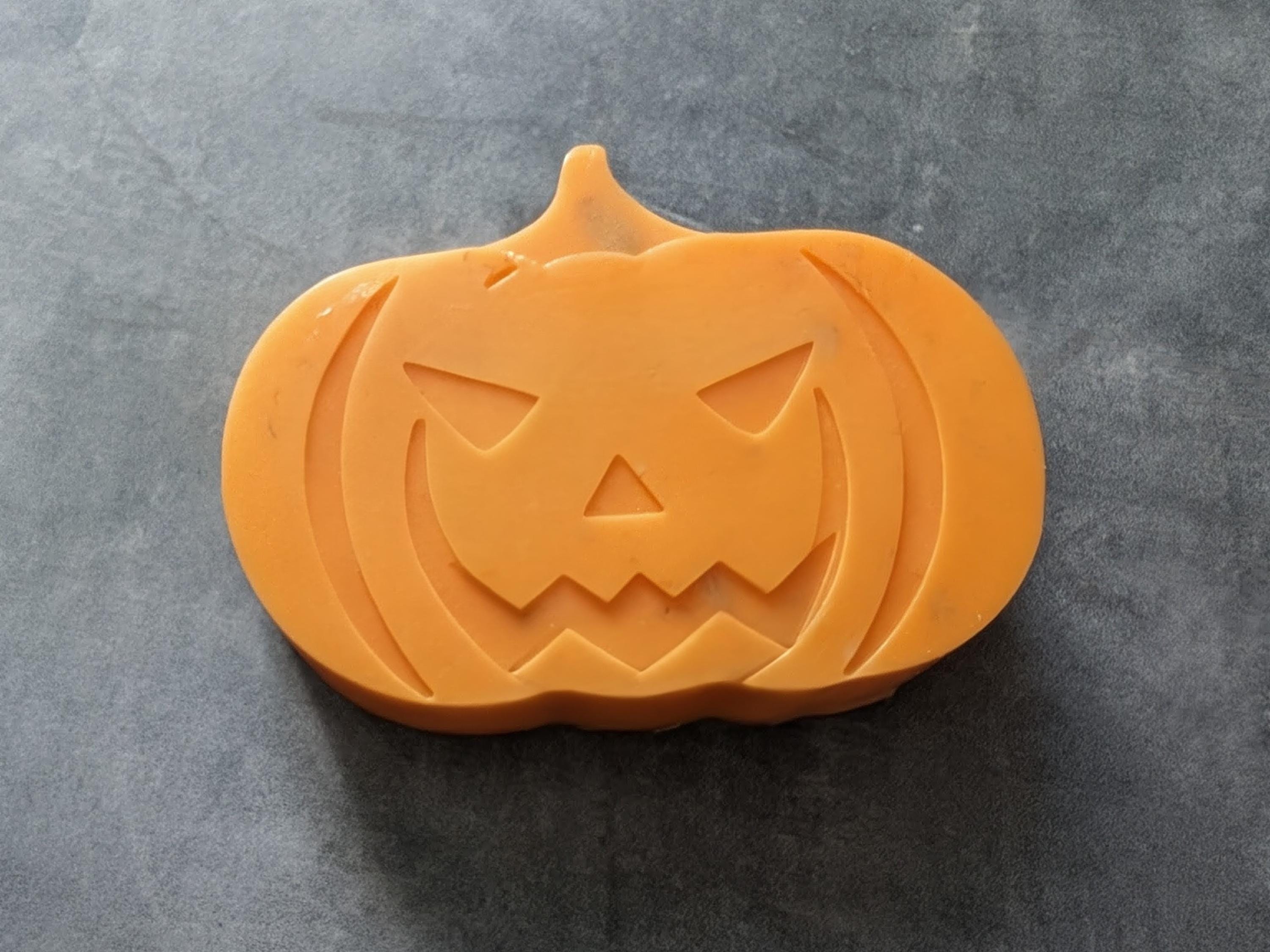 Jack-o’-Lantern – Raspberry Vanilla Scent – Limited Edition Halloween Handmade Soap, Rustic Fall Gift - Thumbnail 4