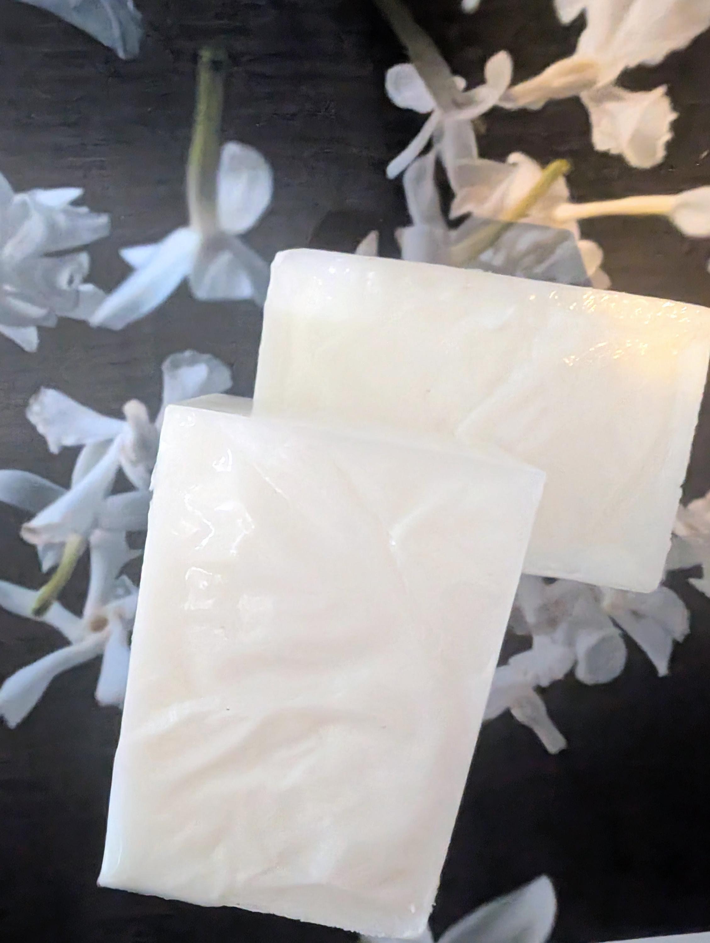 Vanilla Santal Goat Milk Soap: Handmade Shea Butter Moisturizing Bar - Thumbnail 2