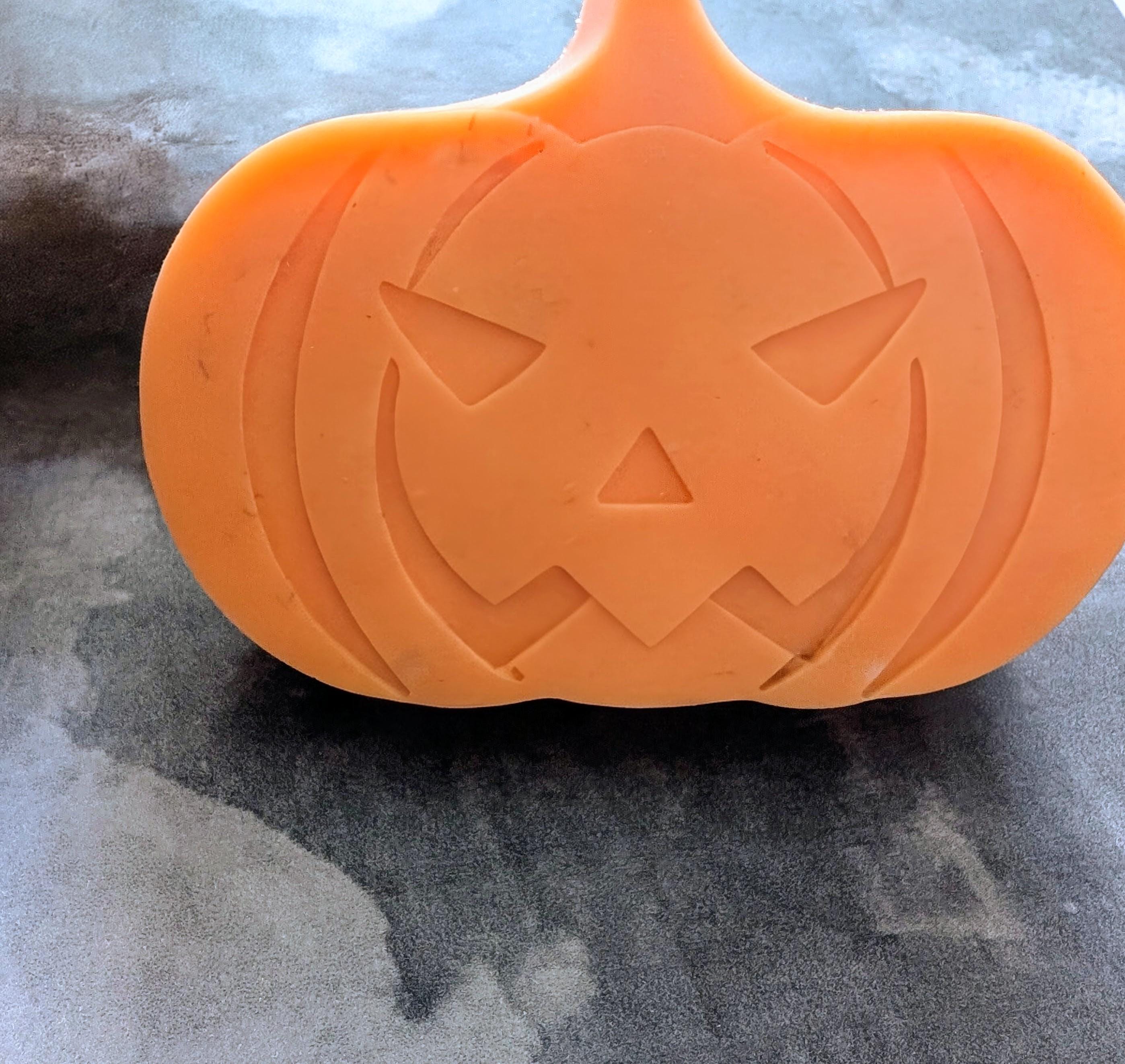 Jack-o’-Lantern – Raspberry Vanilla Scent – Limited Edition Halloween Handmade Soap, Rustic Fall Gift - Thumbnail 2