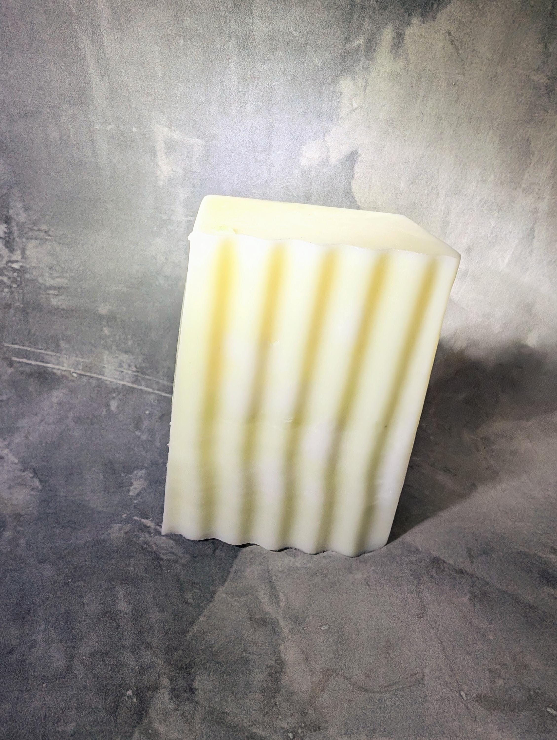 Handmade Mahogany Coconut Tallow Soap: Natural Moisturizing Creamy Lather - Thumbnail 3