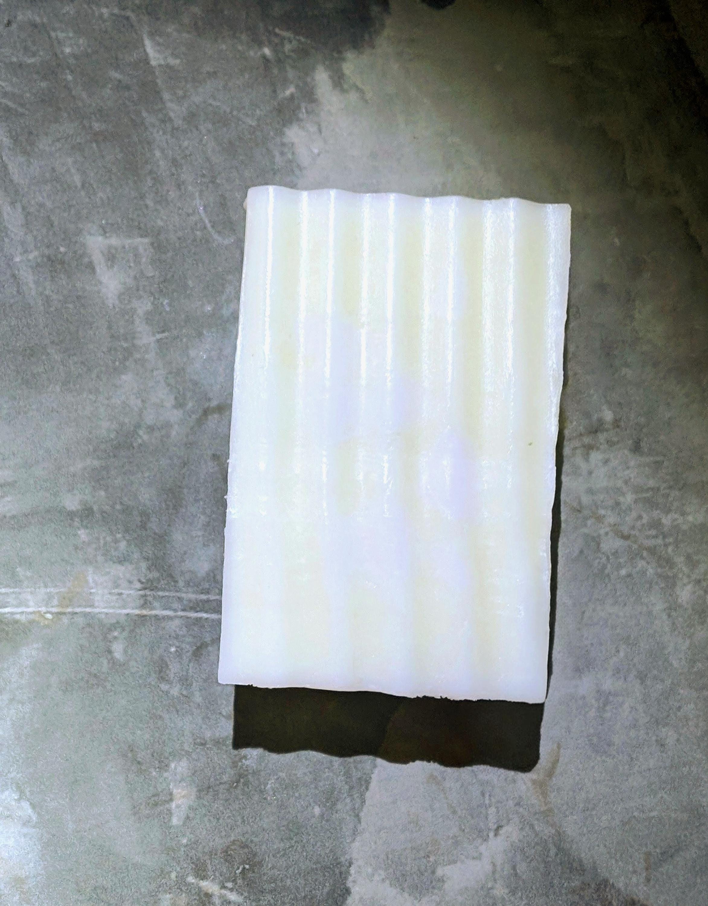 Handmade Mahogany Coconut Tallow Soap: Natural Moisturizing Creamy Lather - Thumbnail 2