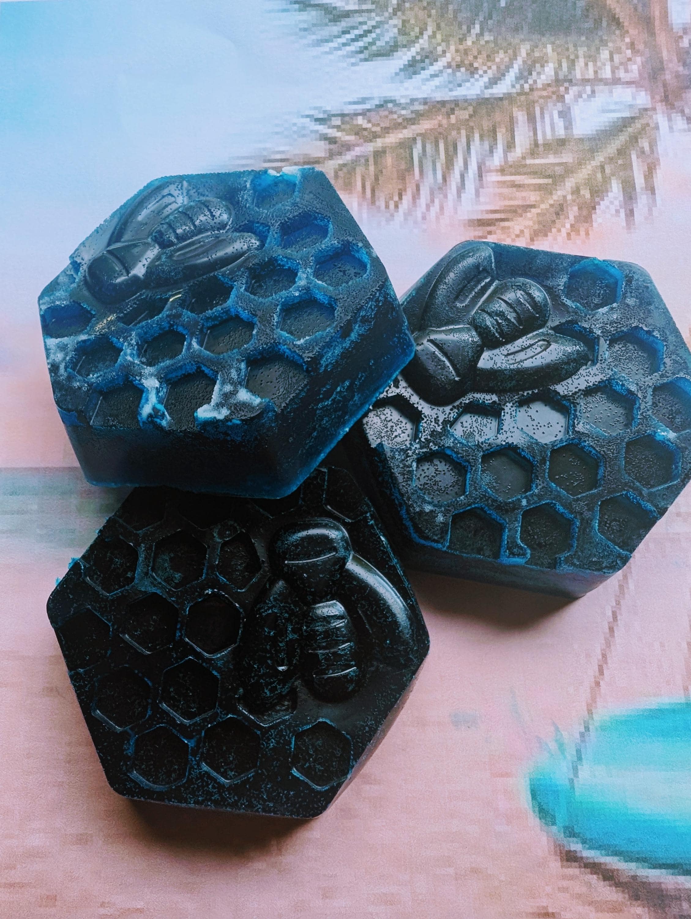 Jamaican Me Crazy Jojoba Soap Bar: Tropical Honeycomb Exfoliation - Thumbnail 3