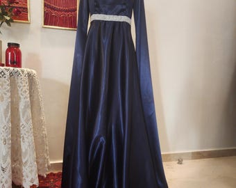 Vestido azul marino satinado
