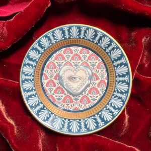 Lover&#39;s Eye in navy, gold and pink / Mini-plate / Vintage Upcycled / china / historical story / unique / gallery wall