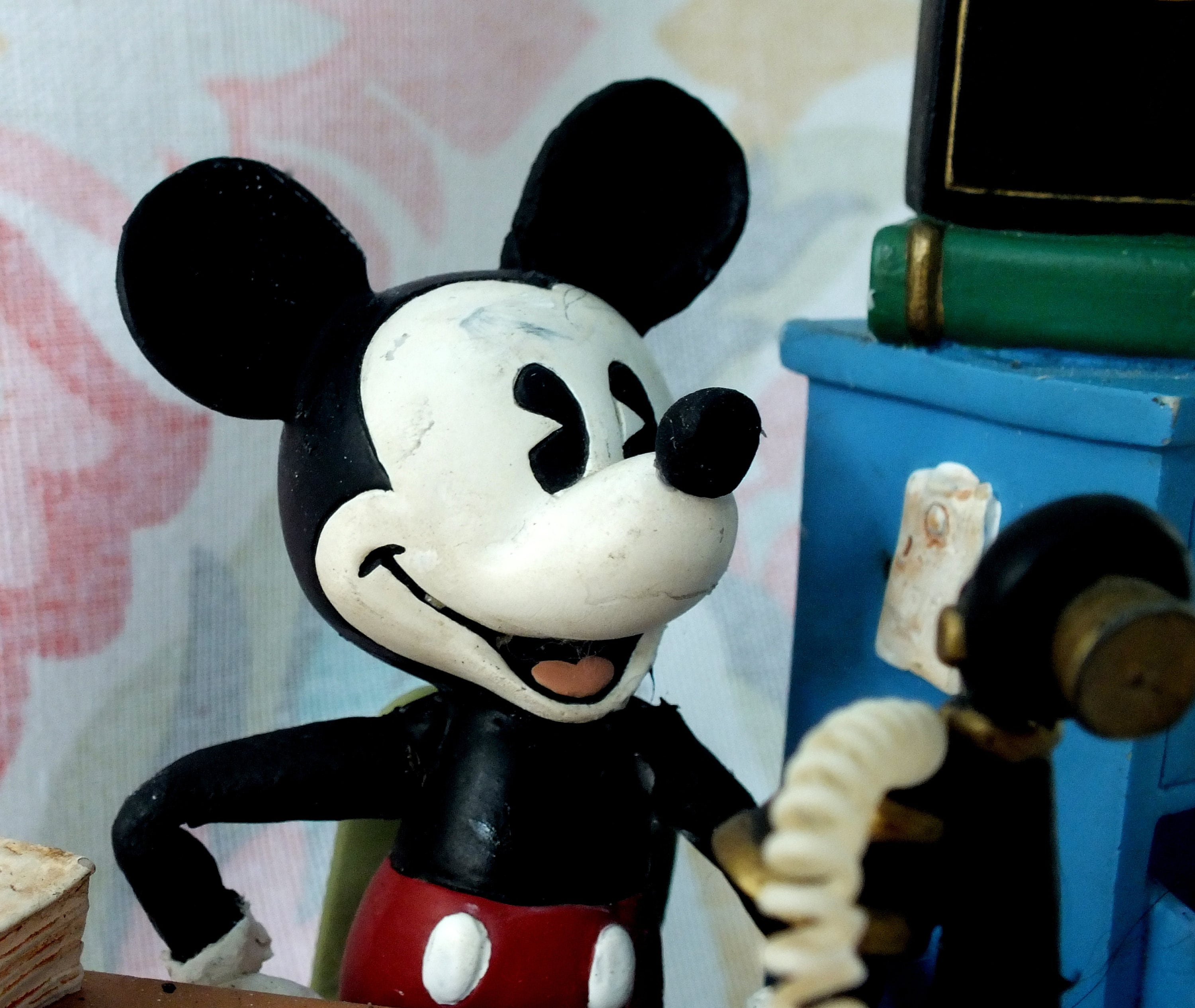 Brand New Mickey Mouse Single Serve Coffee Maker MIB!