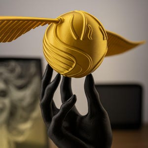 Golden Snitch Prop – Realistic Wizard Ball Replica for Cosplay, Movie Display, Fantasy Decor & Magical Gifts for Potter Universe Fans