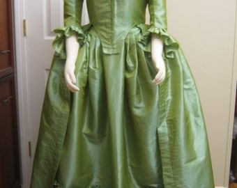 Colonial Gown size 14