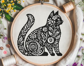 Bloemen kat silhouet kruissteekpatroon – Elegant op blackwork geïnspireerd borduurontwerp voor kattenliefhebbers en moderne woondecoratieprojecten