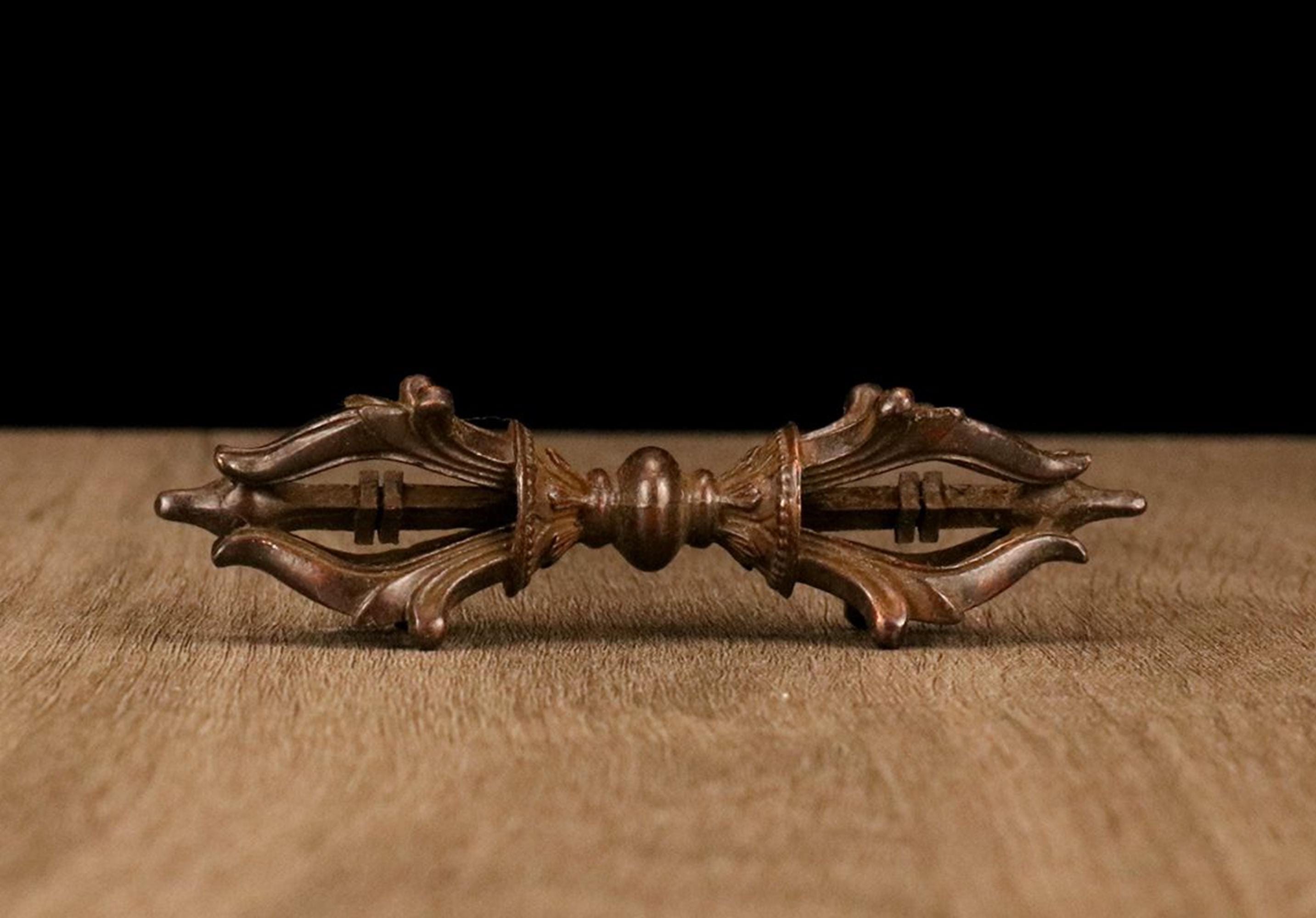 Robert Epstane 真鍮製トラベルシェーブセット Vintage Bronze Carved Tibetan Ritual Implements Vajra Ritual