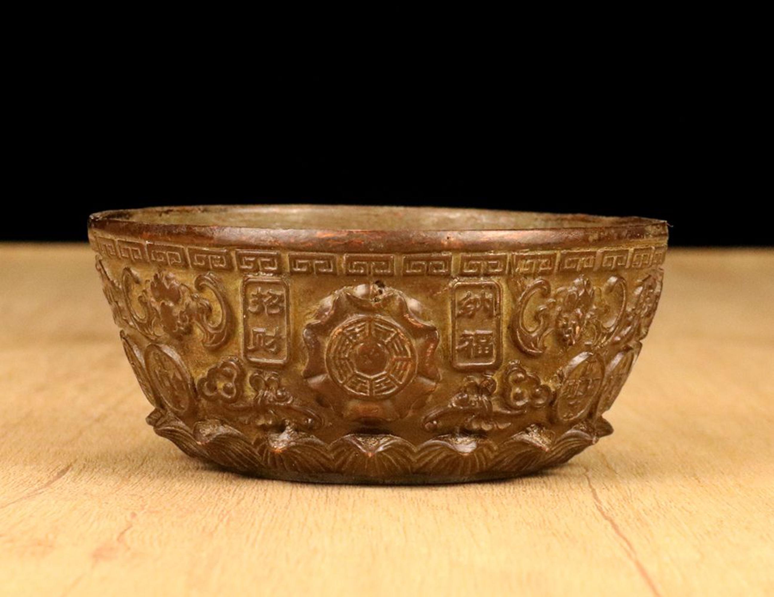 ヴィンテージブロンズ彫刻ボウル、装飾皿、風水像、ティーペット像