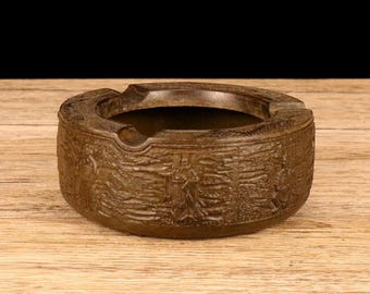 ヴィンテージ フィギュア / 彫像: 雄鶏とバスケットを持つ少女、木彫り