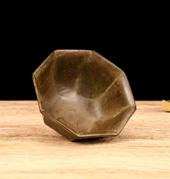 ヴィンテージのブロンズ彫刻が施された太極拳ボウル、装飾皿、風水像