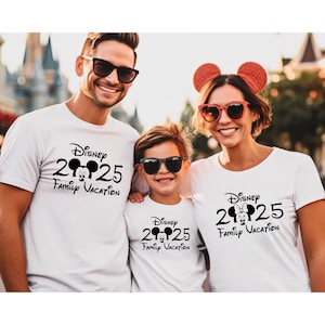 ディズニー旅行シャツ、ディズニー2025シャツ、ディズニーファミリー旅行2025シャツ、ディズニーファミリーシャツ、ディズニーワールドシャツ、マジックキングダムシャツ