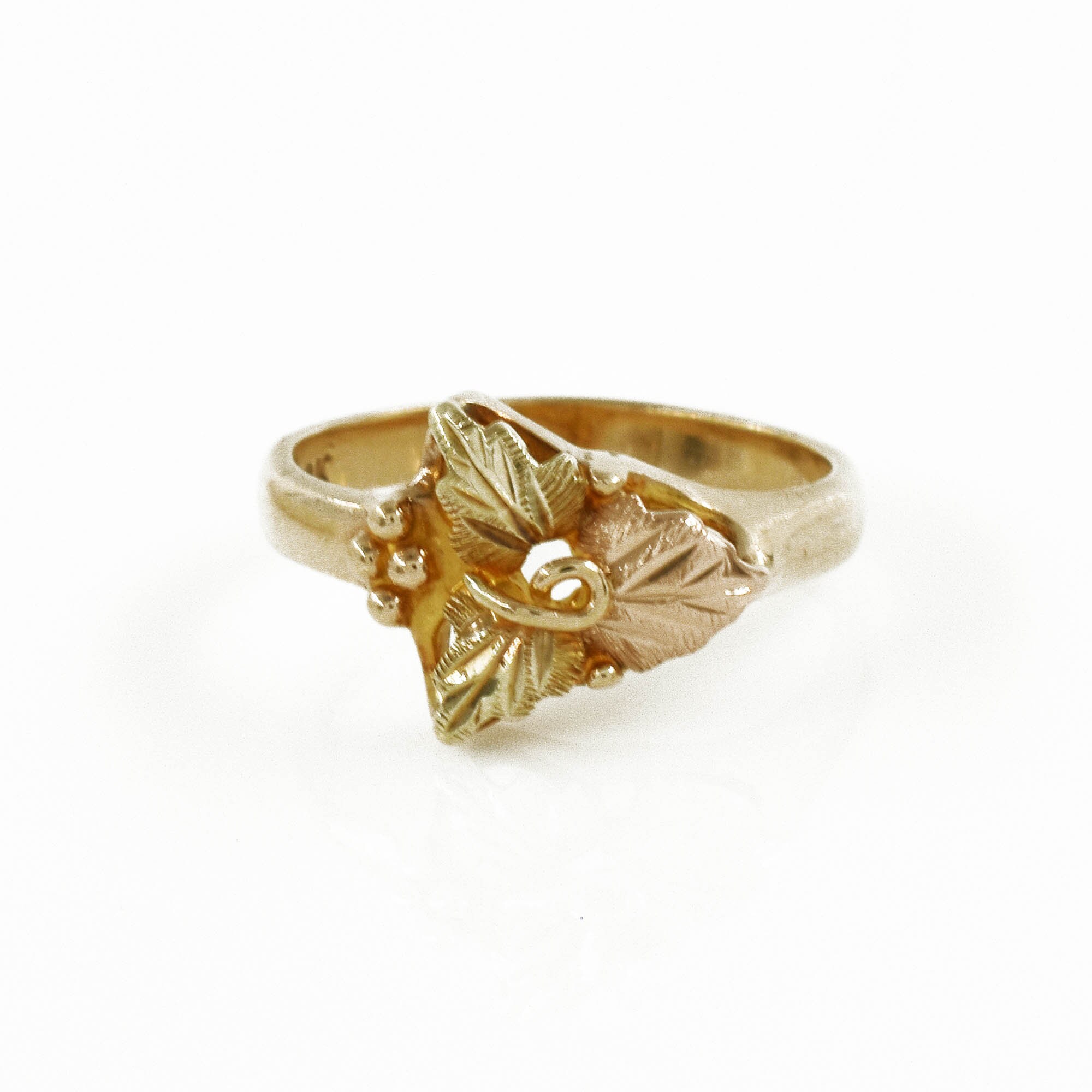 10k Black Hills Gold Ring Small Size Estate Vintage Leaf