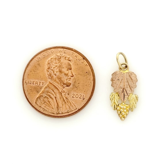 Black Hills Gold Leaf Pendant - Small, Tiny, Dain… - image 2