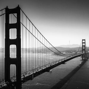 Stampa Fotografica d'autore - Golden Gate Bridge in Bianco e Nero - Paesaggio Iconico di San Francisco | USA | America | Ponte