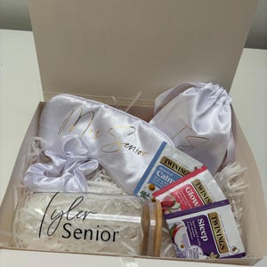 Bride To Be gift box set, Personalised gifts for the bride , Hen Party Gift, personalised gift box, bride gift, Wedding Gift Box