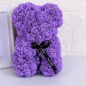 25 cm blommig nallebjörn, nallebjörn gjord av konstgjorda blommor i olika färger, söt presentidé till alla hjärtans dag Lila