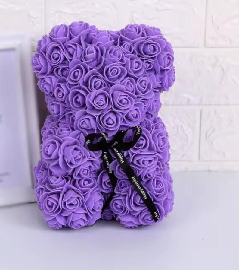 25 cm blommig nallebjörn, nallebjörn gjord av konstgjorda blommor i olika färger, söt presentidé till alla hjärtans dag Lila