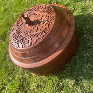 Handmade Engraved Wooden Hotpot – Rustic Insulated Casserole Dish