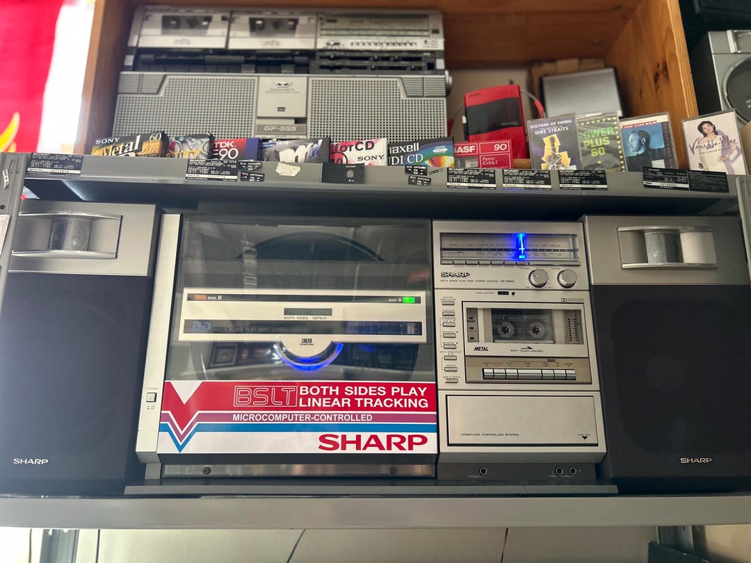 Sharp VZ-3000. Vinyl Player for Both Sides VZ-3000 With Originas