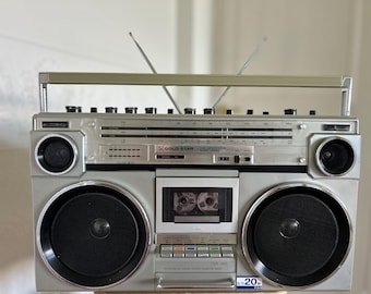 Goldstar Tsr-580 vintage boombox
