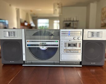 Sharp vinyl player for both sides VZ-3000 With originas speakers