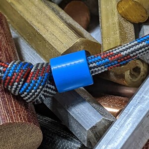 Cordón de cuentas G10 azul pequeño y sencillo con cordón de paracord gratuito