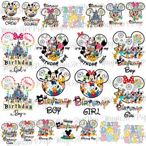 Puede incluir: Una colección de coloridos diseños de cumpleaños con temática de Disney. Las orejas de Mickey Mouse enmarcan varias imágenes de personajes de Disney, castillos y texto como "Birthday Boy" y "Best Day Ever". Los diseños presentan colores brillantes y fuentes divertidas.
