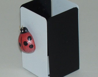 1970s style Pencil cup with lady bug for posting notes