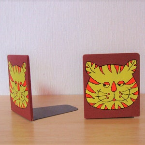 Authentic Tiger Face Bookends from the 70s. Perfect gift for who love to read. Rare find image 1