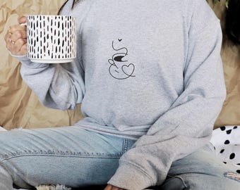 Motivo per ricamo Tazza a forma di cuore minimalista con stampa a linee e tema caffè e amore –