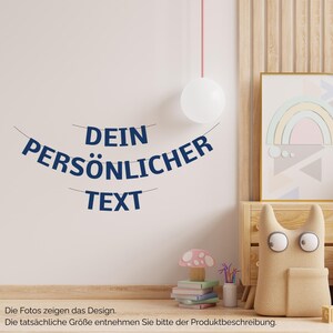 Buchstabengirlande "Frohe Weihnachten" – 2,9 M Lang, Rot/grün, Mit Geschenkmotiven