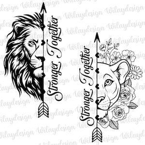 Puede incluir: Diseño gráfico en blanco y negro que presenta un león y una leona, cada uno dividido por una flecha. El texto "Stronger Together" está alineado verticalmente a lo largo de la flecha. La leona está adornada con flores.