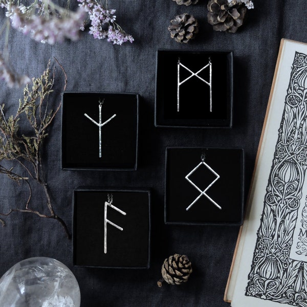 Vördr. Runic Talisman. Bespoke (sterling silver - pick a rune: Algiz, Othala, Ansuz, Fehu, Dagaz, Jera, Thurisaz, Tiwaz, Wunjo, Nauthiz etc)