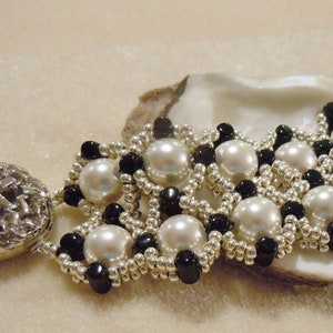 PATTERN Chain Reaction cuff bracelet pearls Rulla two hole