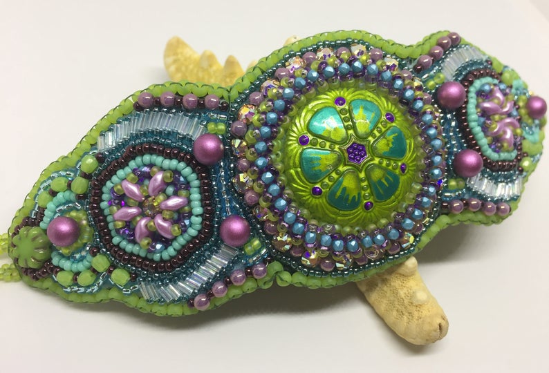 Tutorial modello bottone gioiello perline bracciale polsino ricamo immagine 5